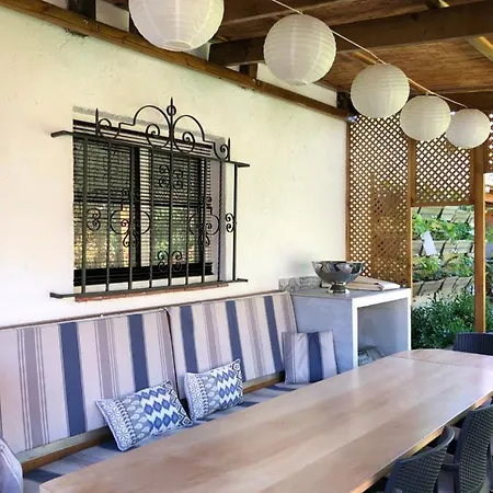 Lou Pantai Guest house